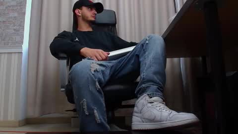 OscarGriffin online show from 10.04.25