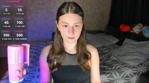 Snapshot of oskar_fucker chatting on 09.23.25 Leliana online show from 09.23.25