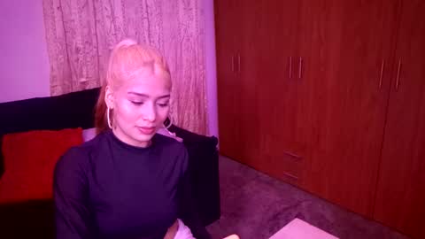 Paulina online show from 11.03.25