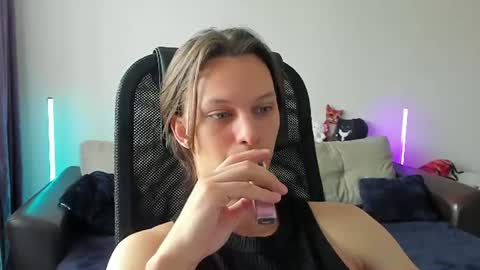 Snapshot of ostin_meoww chatting on 06.23.26 Ostin online show from 06.23.26