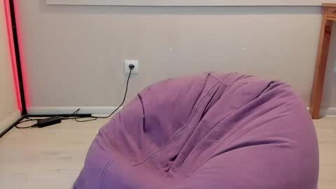 Snapshot of otishairy chatting on 05.19.26 Otis online show from 05.19.26