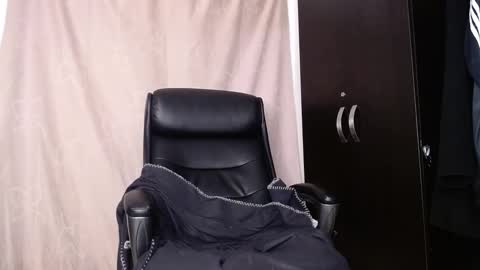 Snapshot of otto_stud chatting on 04.30.26 otto_stud online show from 04.30.26