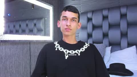 owen_stone1 online show from 02.20.25