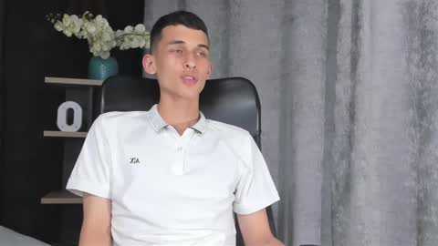 owen_stone1 online show from 02.25.25