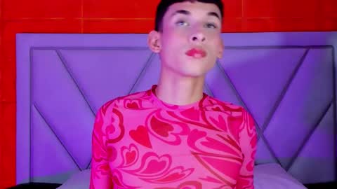 owen_stone1 online show from 04.18.26