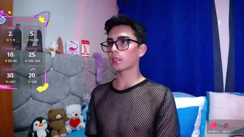 Owen  Independent model  online show from 09.30.25