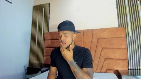 Snapshot of owenn_leee chatting on 12.18.25 OWEN online show from 12.18.25