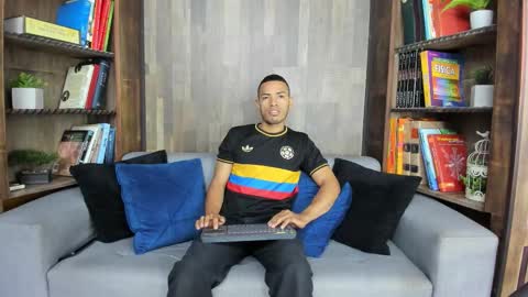 Owen online show from 10.08.25