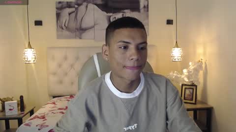 Snapshot of owenstone chatting on 01.05.25 OWEN online show from 01.05.25