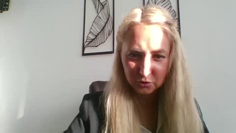 oxifoxi online show from 10.07.25