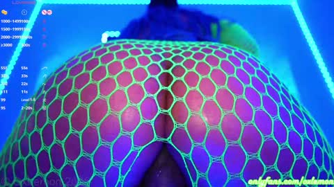 Snapshot of oxlemon chatting on 09.27.25 oxlemon online show from 09.27.25