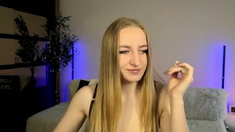 Oxy Foxie online show from 04.05.26