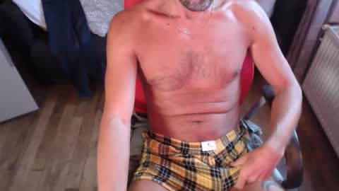 Snapshot of oyrlgtu1257 chatting on 11.20.25 Oyrlgtu online show from 11.20.25