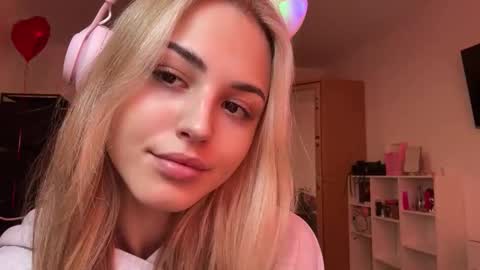 Snapshot of ozellagranville chatting on 02.20.26 Eva online show from 02.20.26