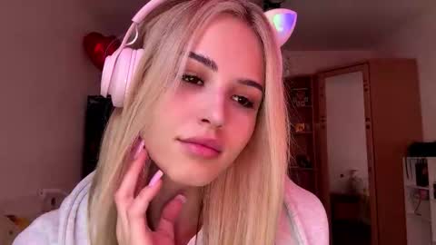 Snapshot of ozellagranville chatting on 02.26.26 Eva online show from 02.26.26