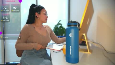 Snapshot of ozhmara chatting on 09.29.25 ozhmara online show from 09.29.25