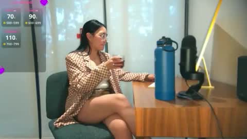 Snapshot of ozhmara chatting on 11.10.25 ozhmara online show from 11.10.25