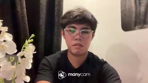 Snapshot of p1noytwink_ chatting on 11.15.25 Terrence online show from 11.15.25