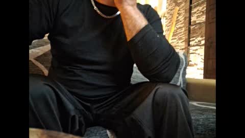 p326032 online show from 11.08.25