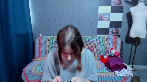 Ella online show from 12.04.25