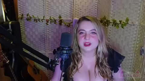 PaigeStation online show from 04.25.26