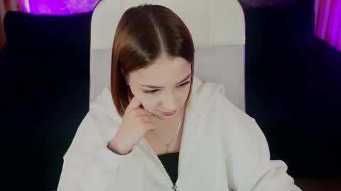 Snapshot of pambeeslyy chatting on 10.01.25 Pam online show from 10.01.25