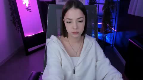 Snapshot of pambeeslyy chatting on 10.21.25 Pam online show from 10.21.25