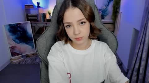 Snapshot of pambeeslyy chatting on 11.04.25 Pam online show from 11.04.25