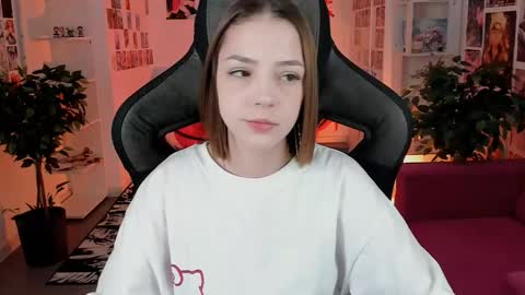 Snapshot of pambeeslyy chatting on 11.08.25 Pam online show from 11.08.25