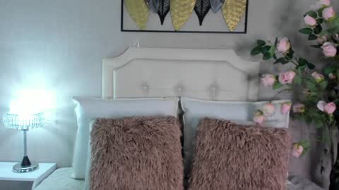 Pamela Duque  online show from 01.05.25