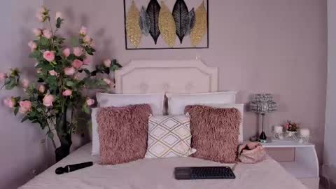 Pamela Duque  online show from 02.27.25