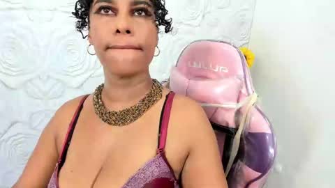Snapshot of pamela_guzmaan_ chatting on 12.05.24 PAMELA online show from 12.05.24