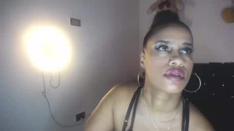 Snapshot of pamela_guzmaan_ chatting on 10.10.25 PAMELA online show from 10.10.25