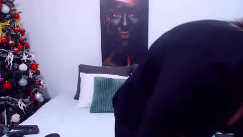 PAMEL ISSY online show from 12.01.25