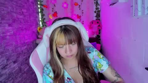 Snapshot of pamelajhonsom chatting on 01.28.25 pamelajhonsom online show from 01.28.25