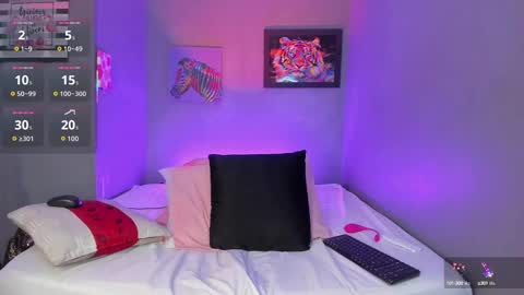 Snapshot of pammelaross chatting on 09.23.25 Pammela online show from 09.23.25