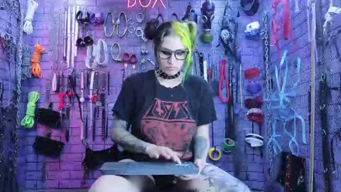 PandoraNez online show from 02.14.25