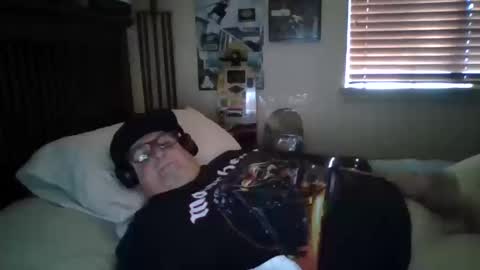 panos online show from 10.16.25