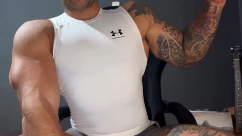 Snapshot of panther_style chatting on 09.19.25 Oleg online show from 09.19.25