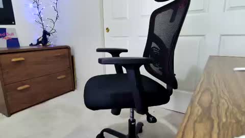 Snapshot of pantyboy2000 chatting on 01.05.25 Dash Riprock online show from 01.05.25