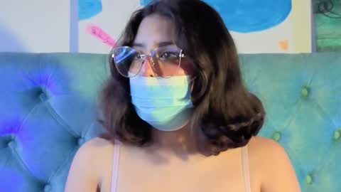 Paola Lyon online show from 02.04.26