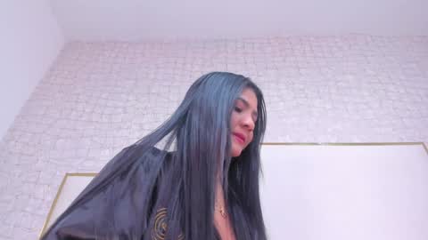 Paola  online show from 01.21.25