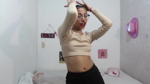 Paola online show from 02.06.25