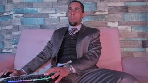 Paolo online show from 10.15.25