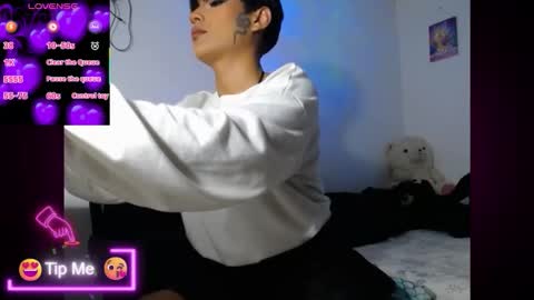 Snapshot of papi_mami_live_ chatting on 11.18.25 papi_mami_live_ online show from 11.18.25