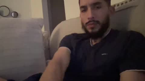 papicubano_guapo23cm online show from 02.25.26