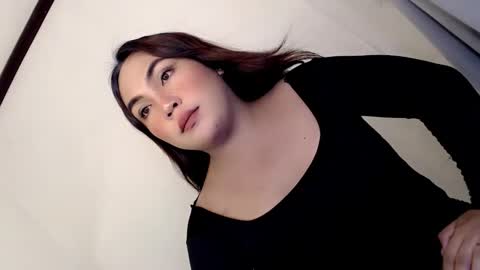 Fina Dwarf online show from 12.16.25