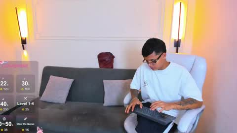 Snapshot of paradise_boy_s chatting on 04.21.26 Ryan And Casper online show from 04.21.26
