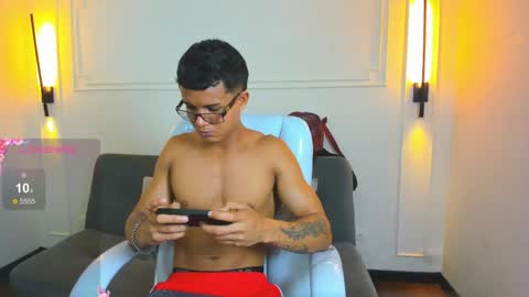 Snapshot of paradise_boy_s chatting on 05.04.26 Ryan And Casper online show from 05.04.26