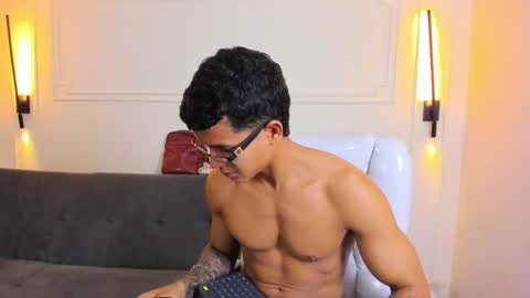 Snapshot of paradise_boy_s chatting on 05.19.26 Ryan And Casper online show from 05.19.26